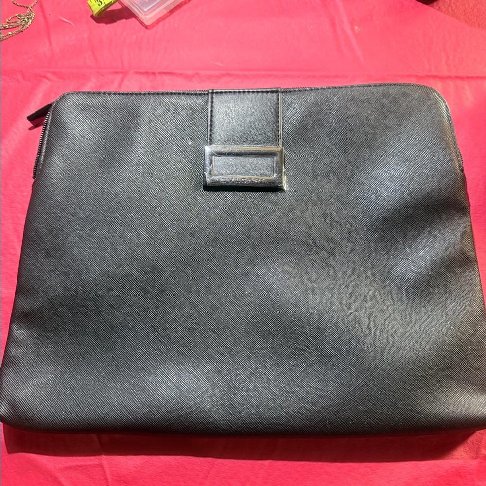 Bvlgari black leather clutch bag In excellent condition